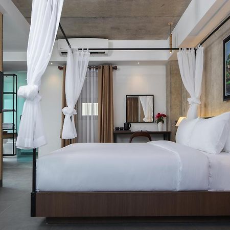 Cest La Vie Boutique Hotel Пномпень Экстерьер фото